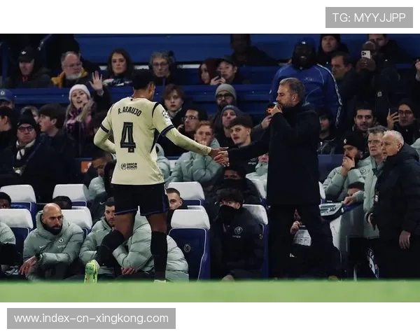 切尔西3球击沉巴萨！阿劳霍红牌成全场转折